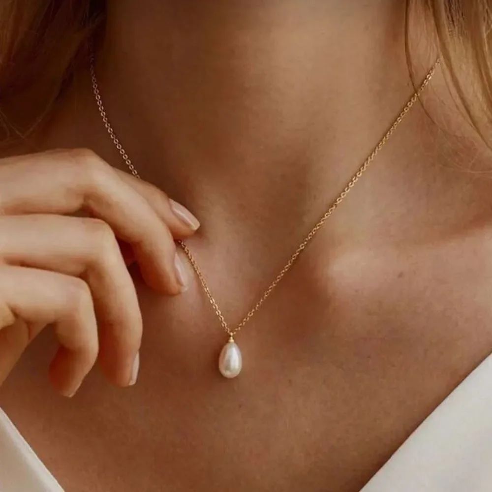 Elegant Gold Pearl Necklace M1737